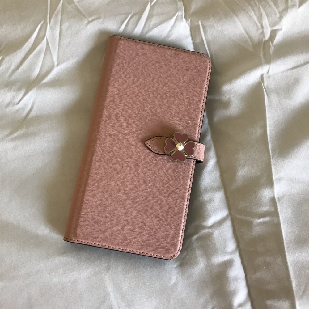 Kate spade IPhone case 😍